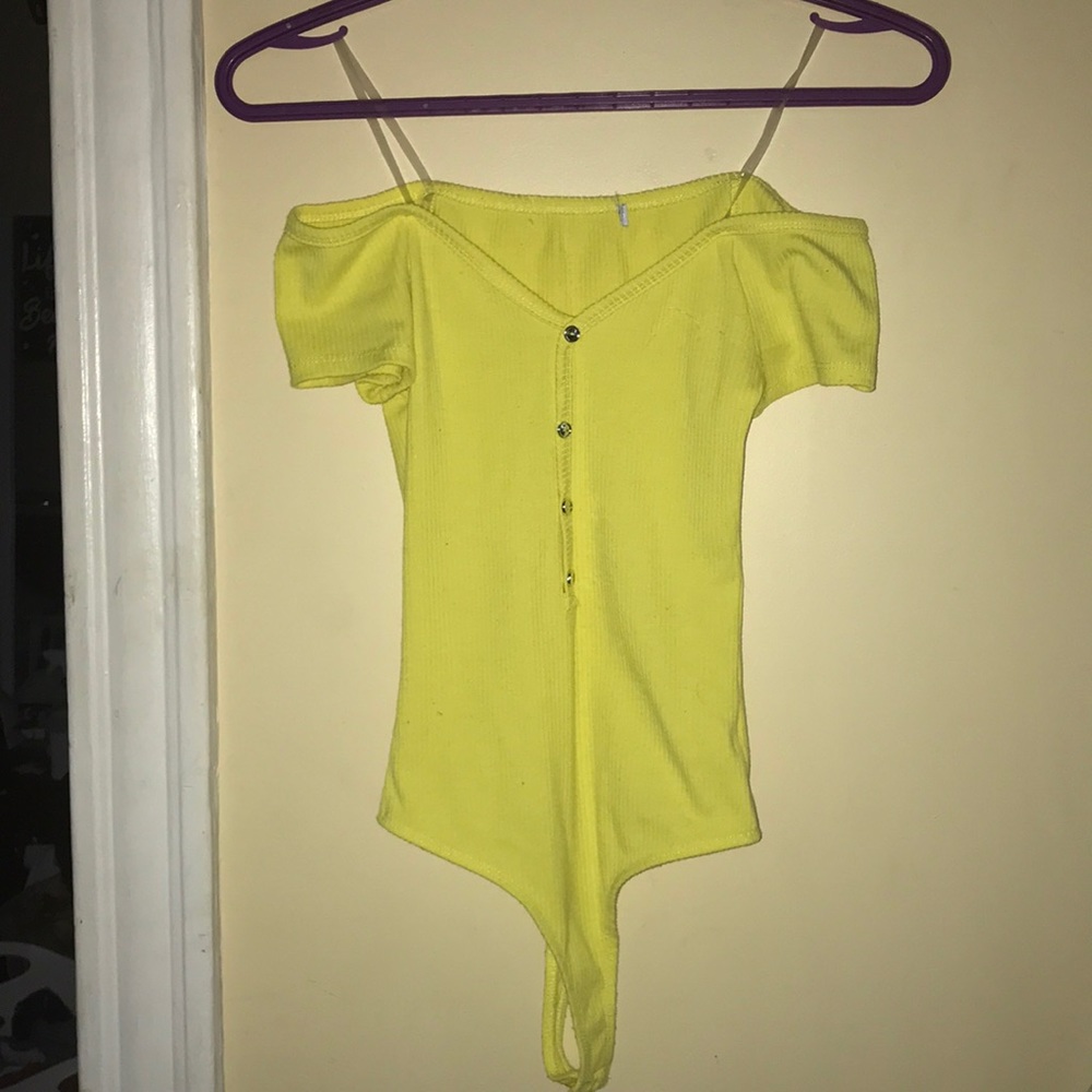Yellow bodysuit☺️